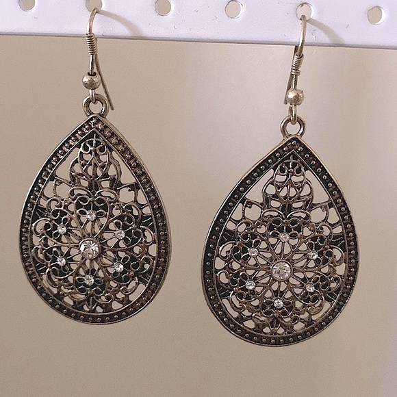 Y2K 90’s Filigree earrings  in antique brass finish w/ small rhinestones. - Picture 2 of 4